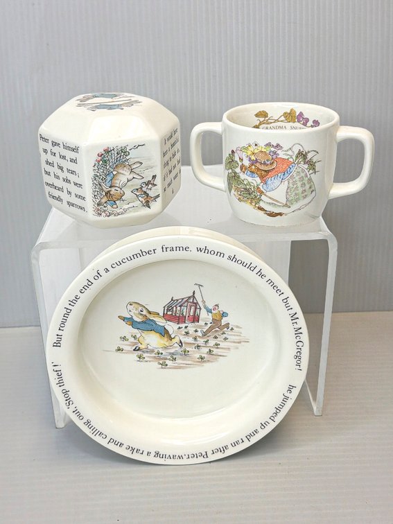 Wedgwood Peter Rabbit and Oakapple Wood Ceramic Assortment 