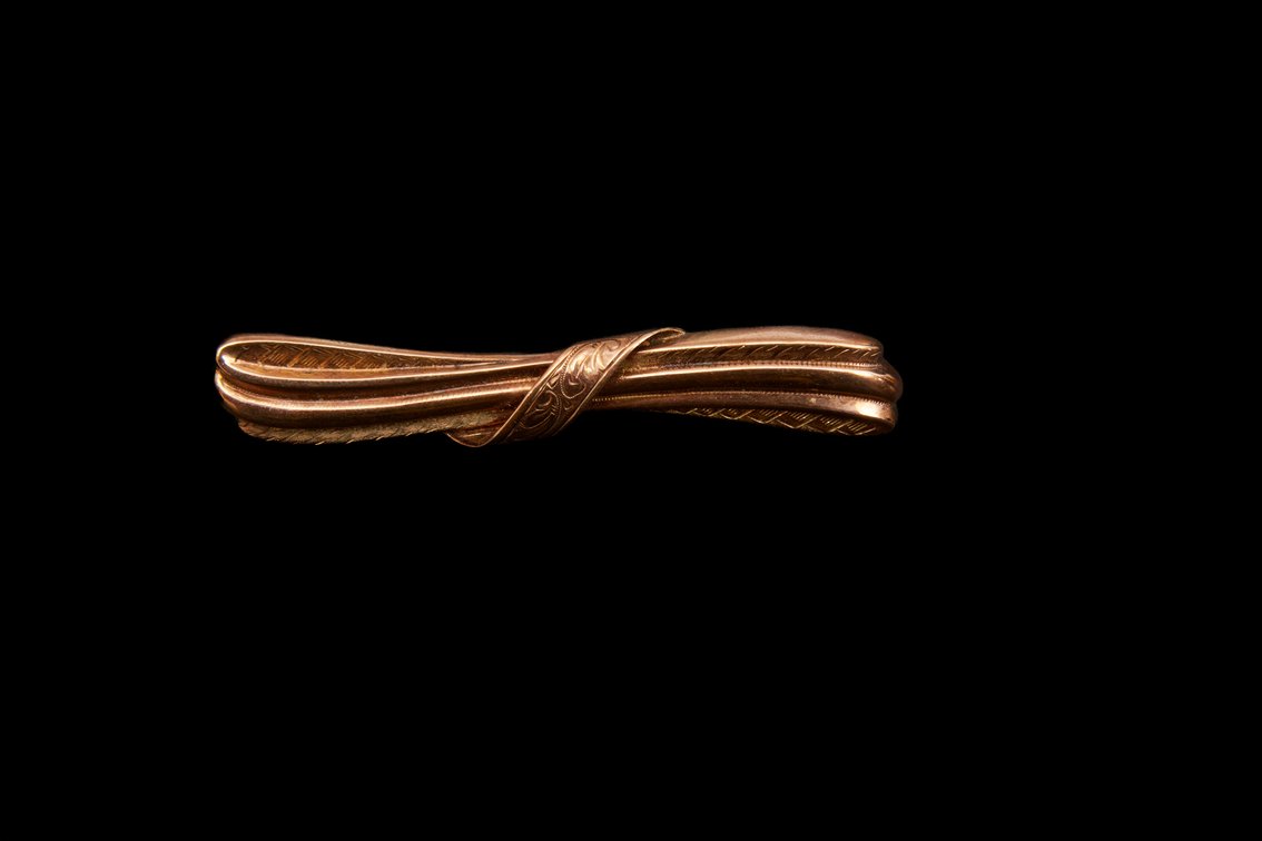 Antique 8K Yellow Gold Brooch- 4.57 G