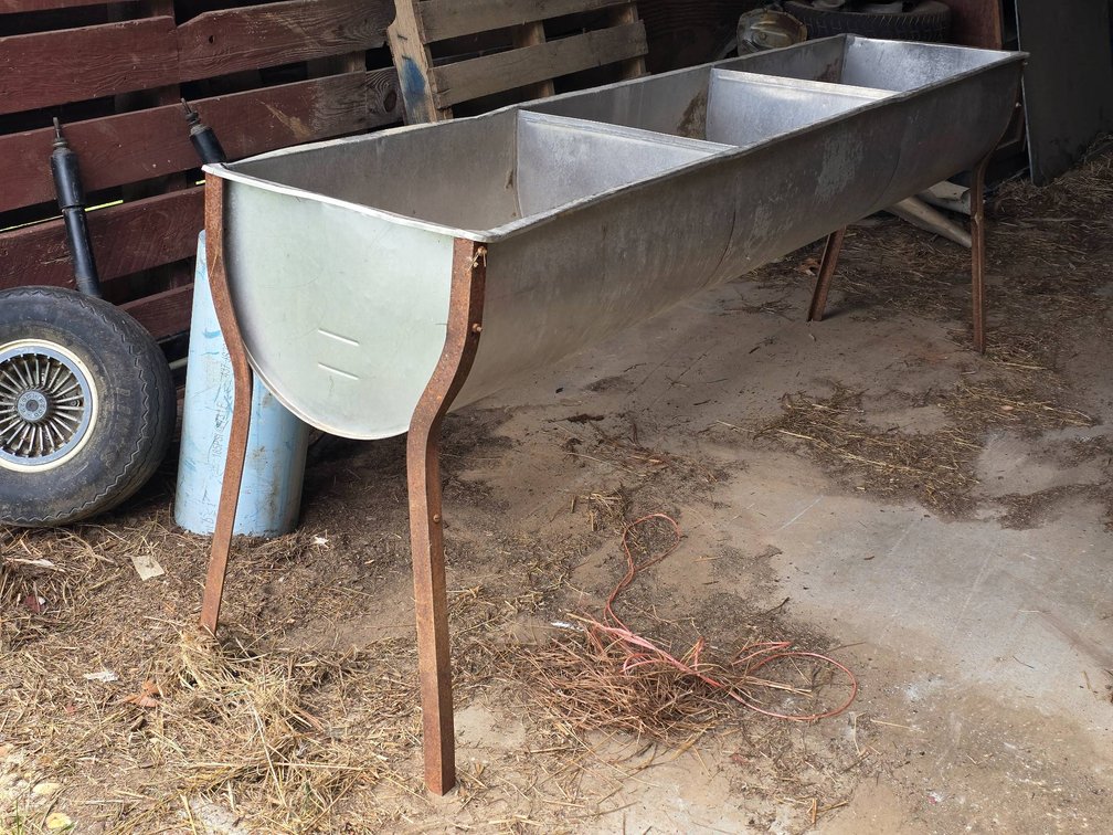 Metal Livestock Feeder Trough with Three Compartments and Steel Legs