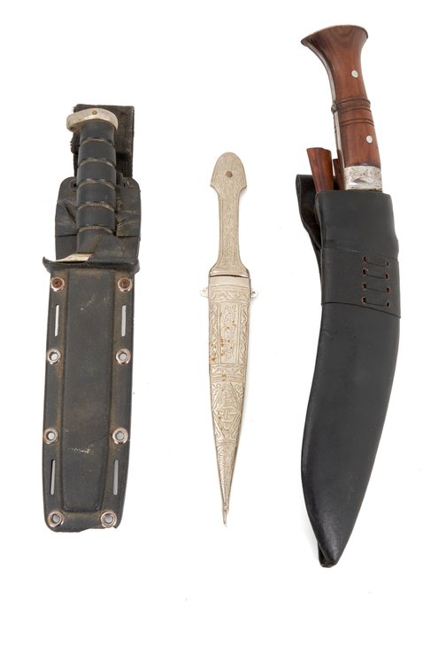 3 Fixed Blade Knives in Sheaths
