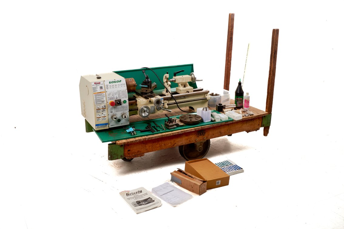 Grizzly G0602 - 10" x 22" Benchtop Metal Lathe