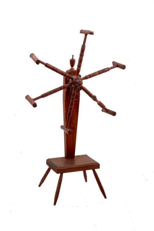 19th Century Wooden Yarn Swift With Turned Arms