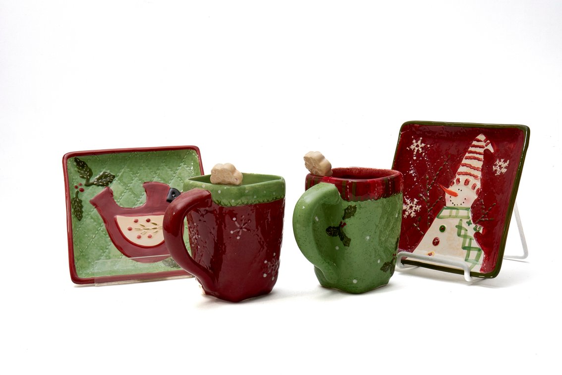 Cracker Barrel Christmas Quilt Mugs, Plates & Spoo