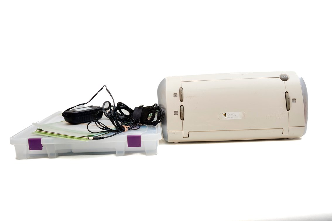 Cricut CRV001 w/ Cartridges & More