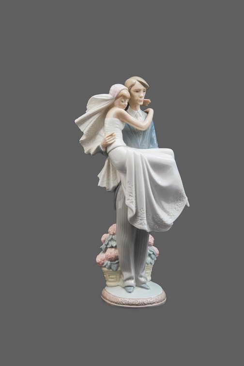 Lladro Over The Threshold Figurine, Retired 2007