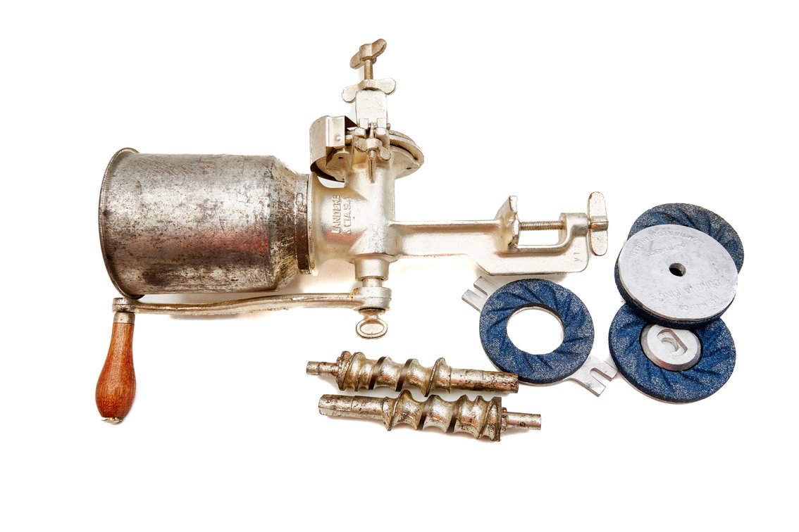 Corona King- Hand Crank Grinding Mill