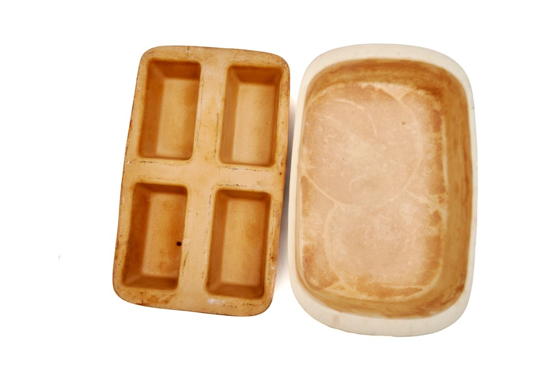 Pampered Chef- 4 Loaf Baker & Baking Dish