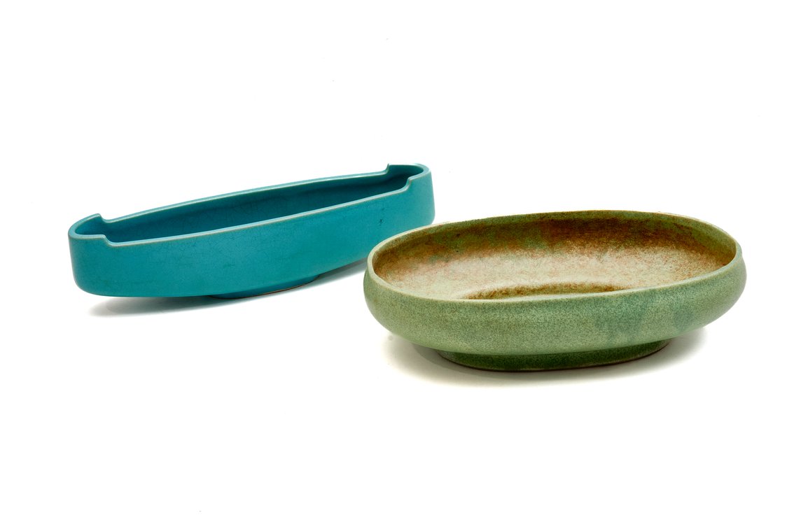 McCoy Floraline 476-12 Green & A Teal Planter