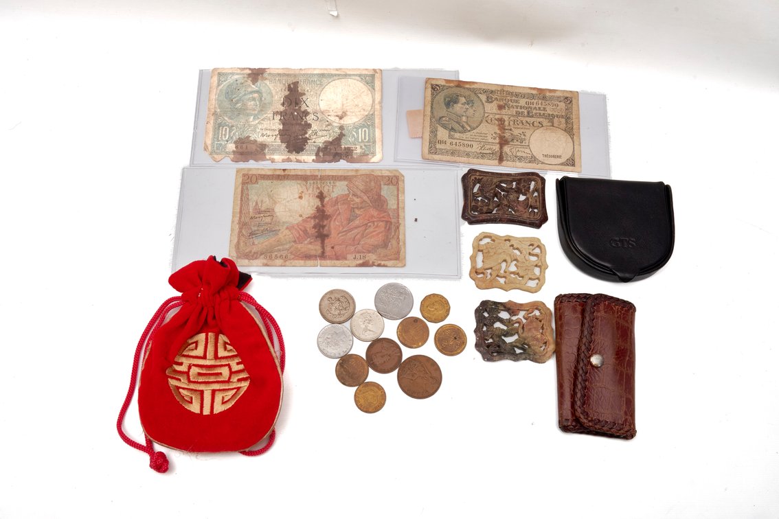 Foreign Currency, Stone Carvings & Purses