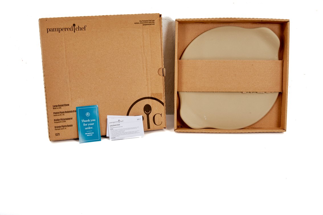 Pampered Chef- Large Round Pizza Stone