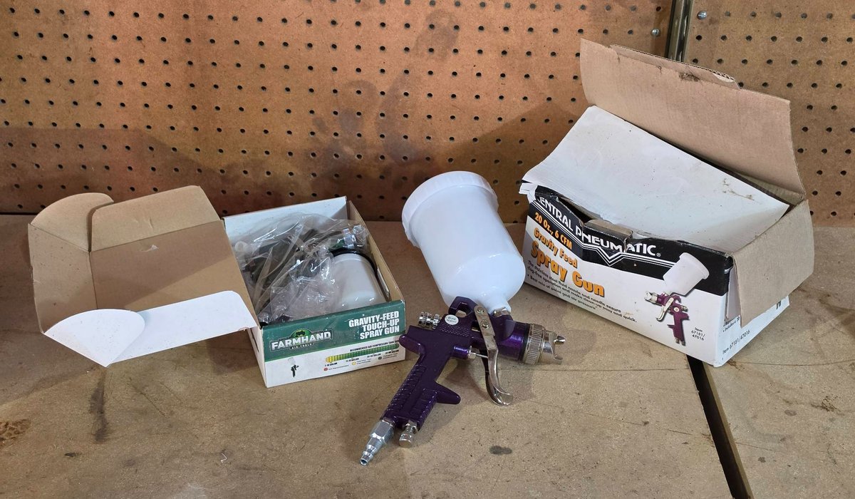 2 Gravity Feed Spray Guns: Central Pneumatic, Farmhand
