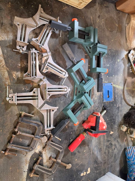 9 Clamps Including Right Angle Types