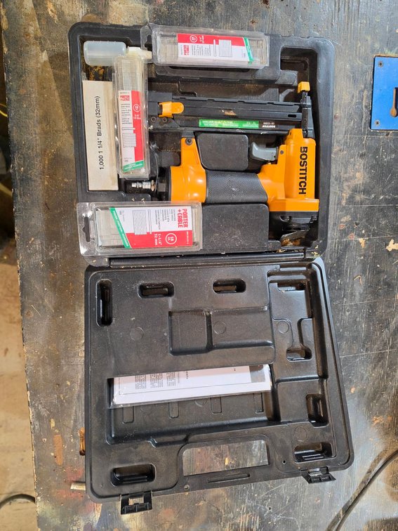 Bostitch SB-125BN 18 Gauge Brad Nailer Kit W/ Case