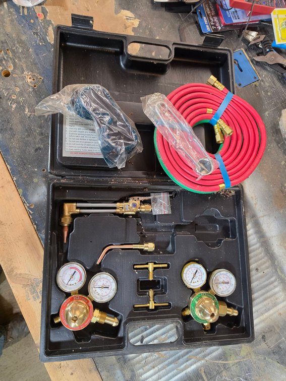 Chicago Electric Oxygen/Acetylene Welding Kit