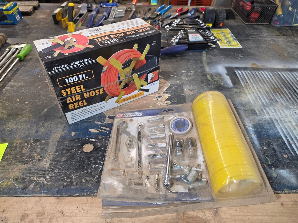 Steel Air Hose Reel and Campbell Hausfeld Kit