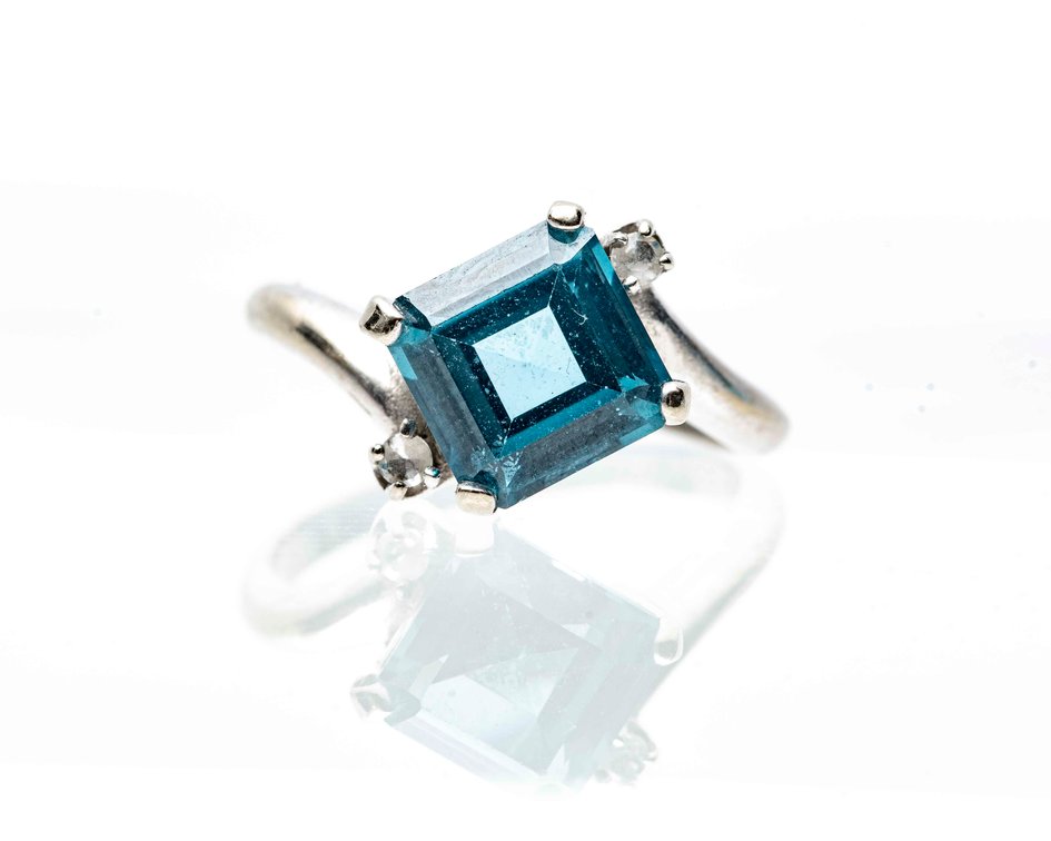 Dason 10K White Gold Ring-3 grams