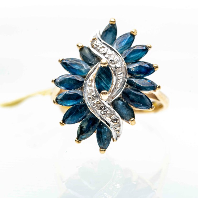 14K Gold & Sapphire Ring- 3.8G