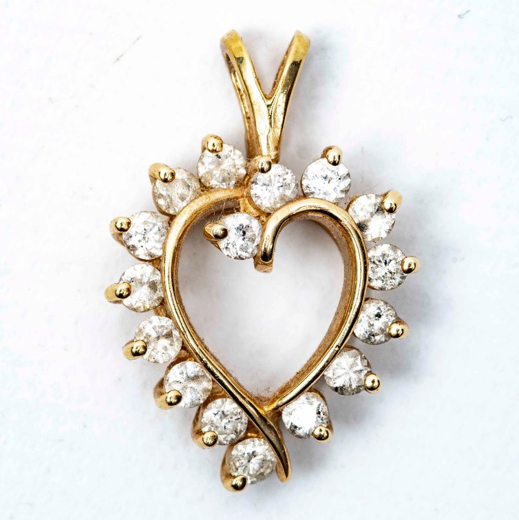 14K Gold Heart Pendant- 3.3 G