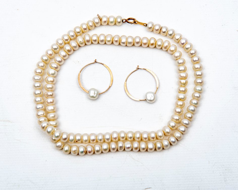 10K Gold & White Pearl Necklace and Earring Set