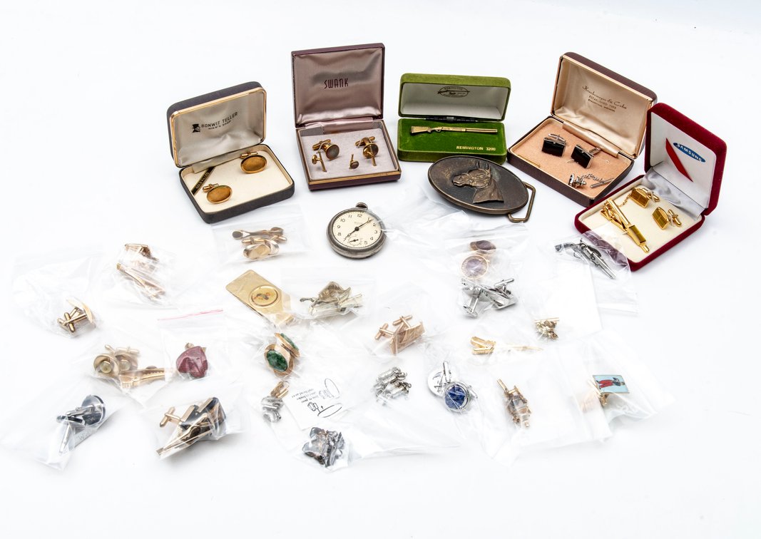 Men's Cuff Link Sets, Gun Tie Bars & More
