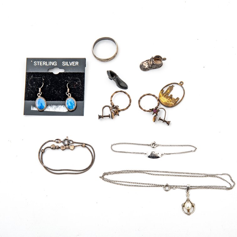 Sterling Jewelry in Display- 22 Grams