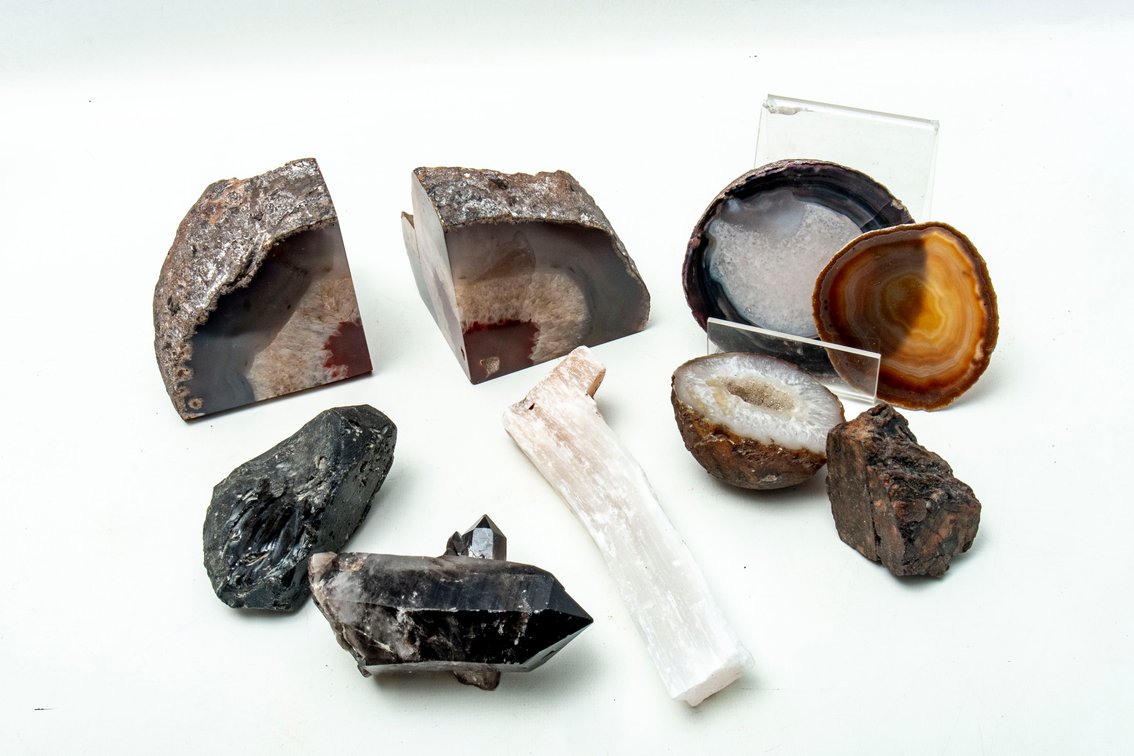 Raw Specimen & Semi-Precious Stones