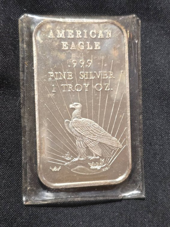 World Wide Mint American Eagle 1 Troy Ounce .999 Fine Silver Bar