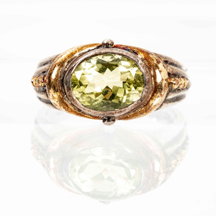 Samuel Benham Sterling Ring w/ Peridot- 5.5 G
