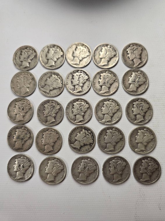 Lot of 25 Mercury Dimes from 1931 and 1942 in Various Conditions