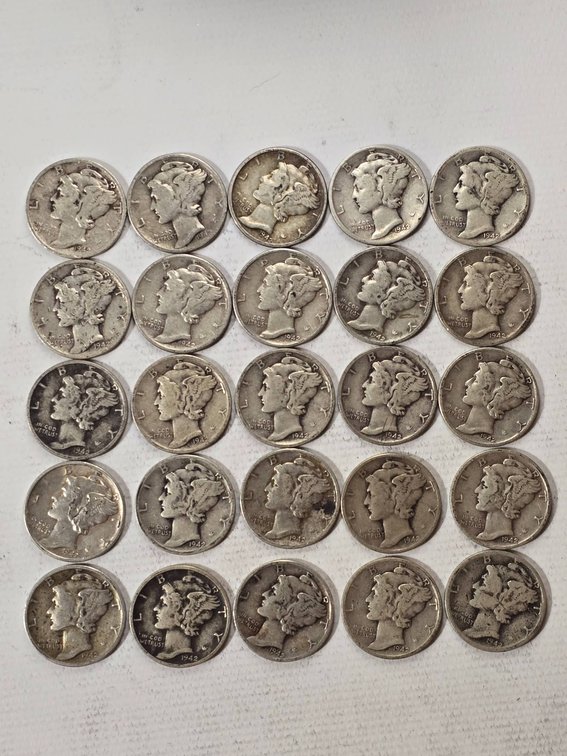 Lot of 25 1942 Mercury Dimes in Various Conditions