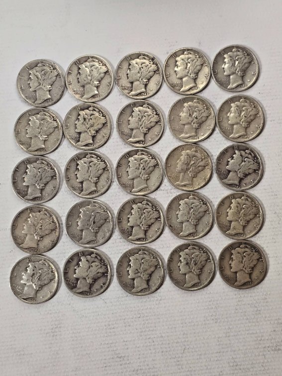 Collection of 25 1942 Mercury Dimes in Various Conditions