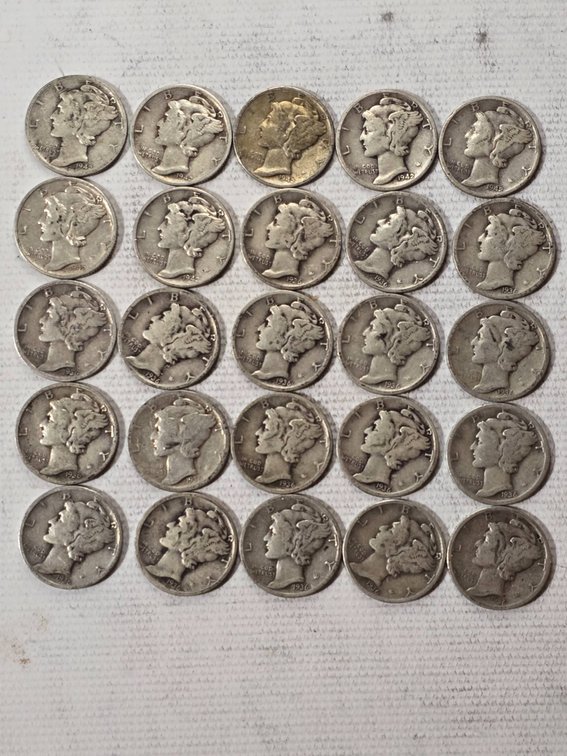Lot of 25 Mercury Dimes Including 7 from 1942 and 18 from 1936