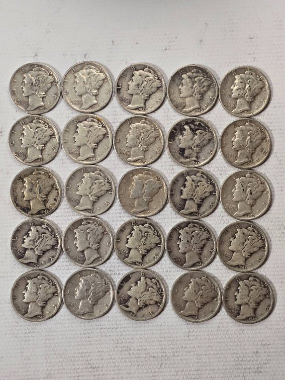 Lot of 25 1942 Mercury Dimes in Various Conditions