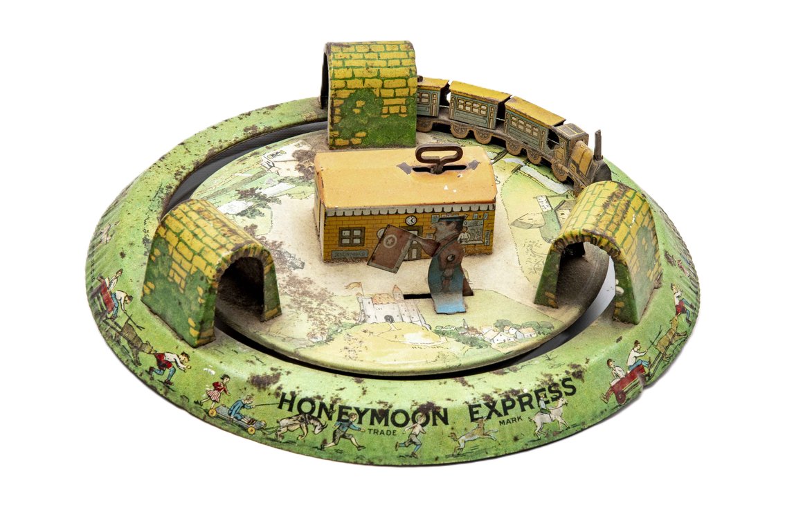 Early Version Marx Tin Wind-Up Honeymoon Express