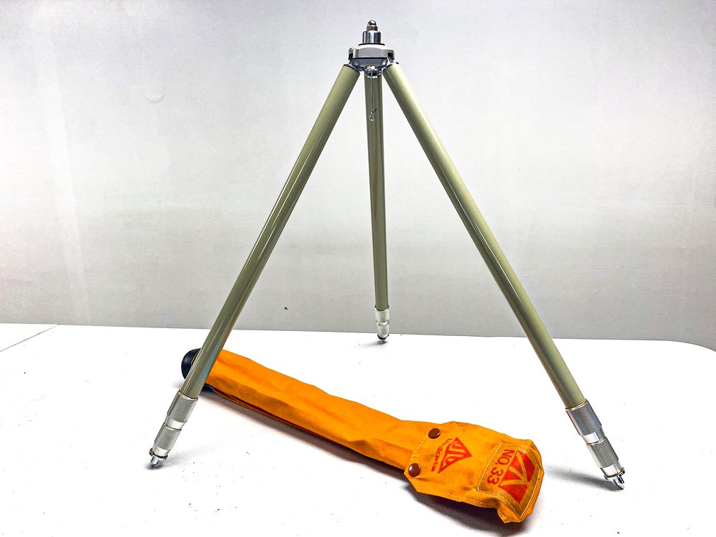 Ushikata No. 33 Tripod With Case