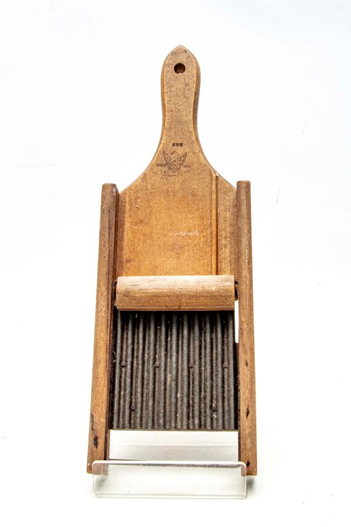 T&D Wooden Hand Held Vegetable Slicer