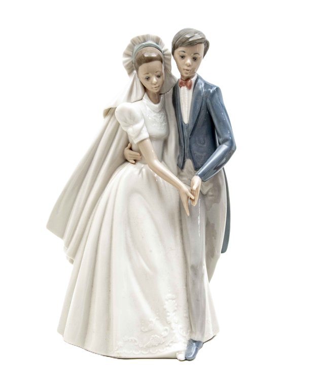 Nao by Lladro 'Unforgettable Dance' Figurine