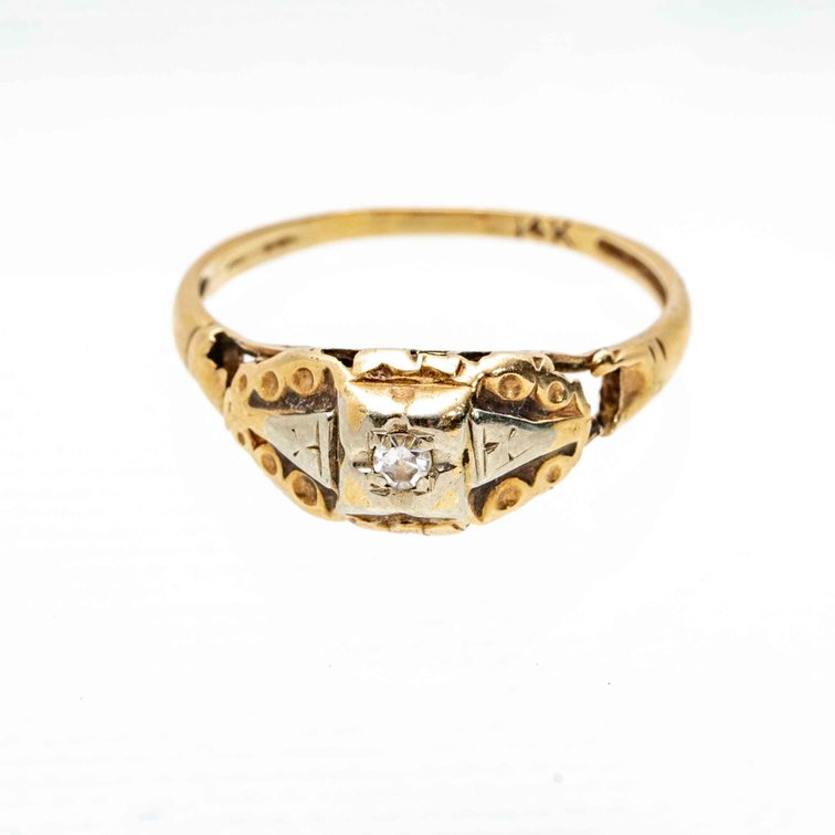 14K Gold Ladies Filigree Diamond Ring- 1.1 G