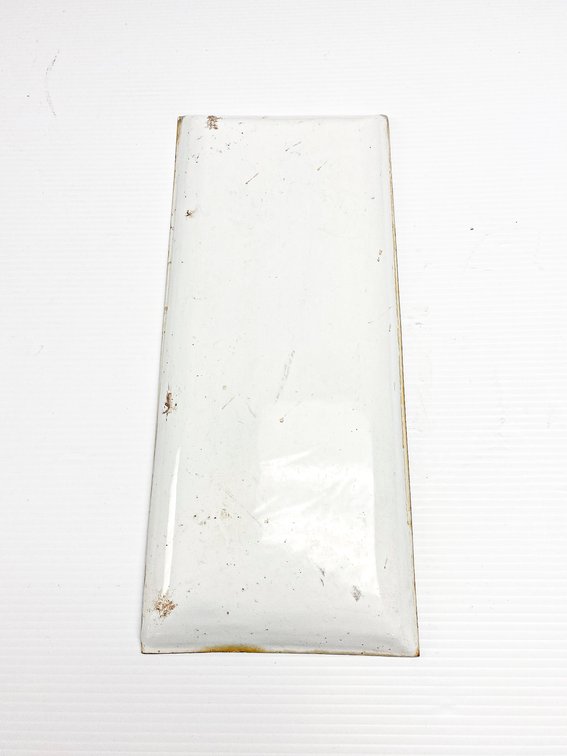 Porcelain Coated Metal Letter ‘I’