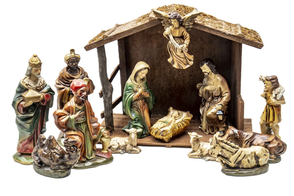 Wooden Lighted 16" Manger with 13 Nativity Figures