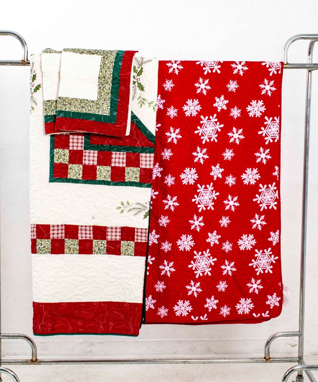 Holiday Queen Quilt Cover Set & Snowflake Cover Bl
