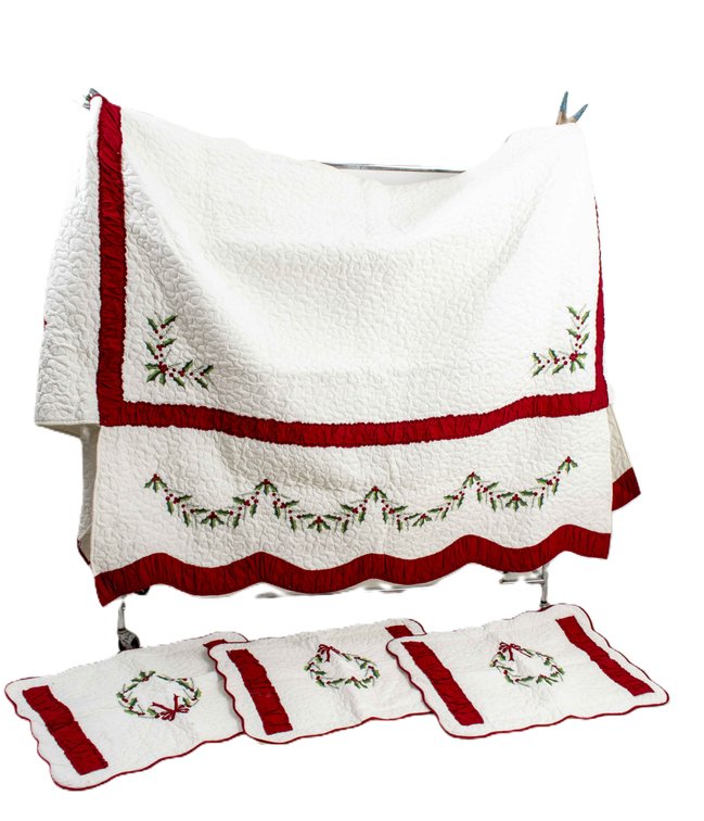Cunningham's Red & White Holly Quilt Day Bed Set