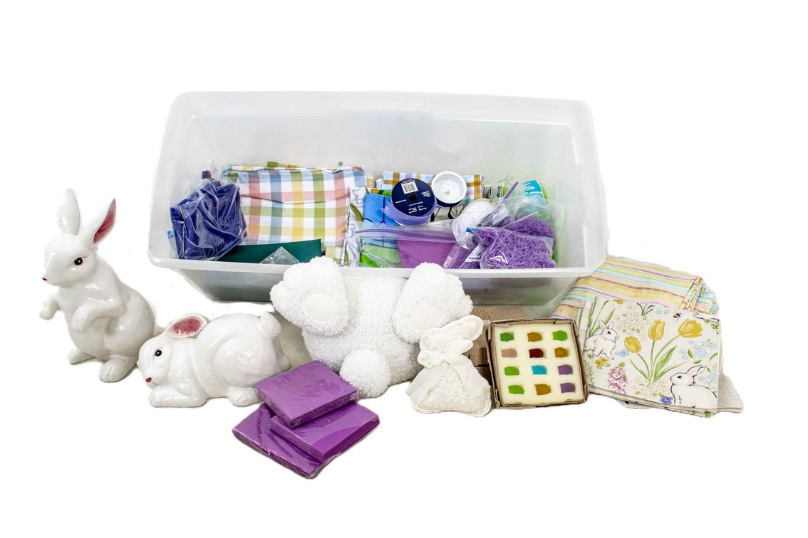 Tub of Assorted Easter Linen & Decorative Items