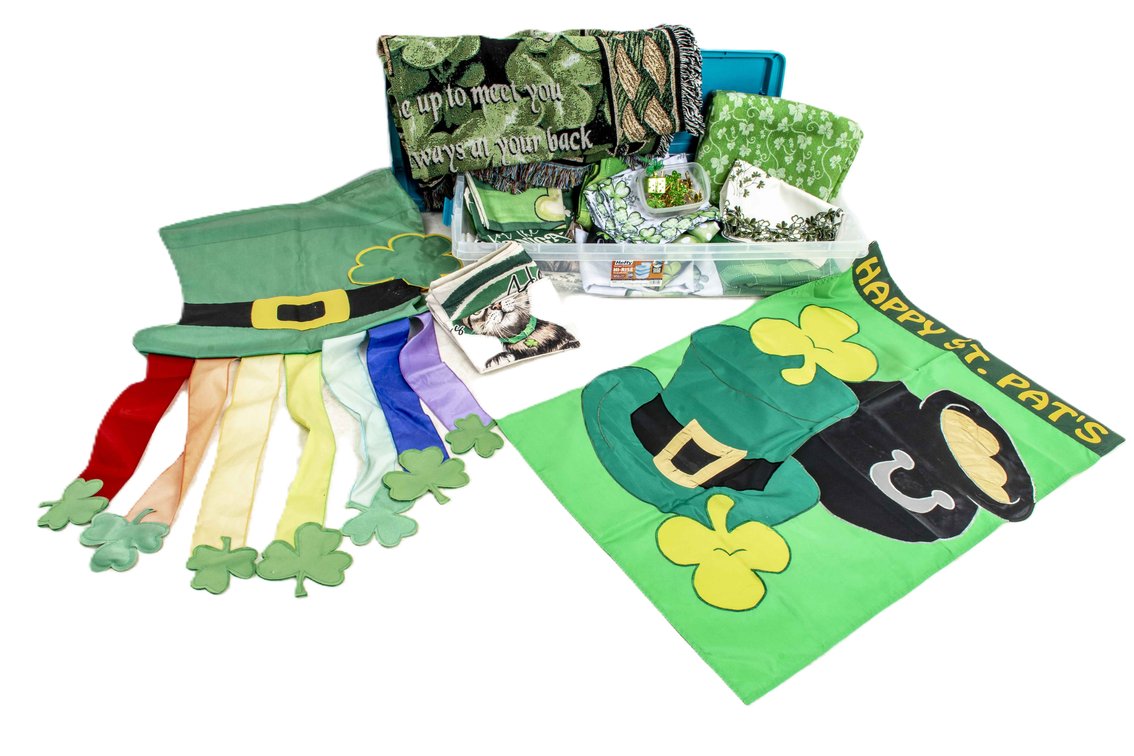 Tub of Saint Patrick's Day Linen