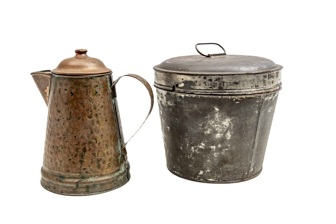 Copper Coffee Pot & Kreamer Cake Tin