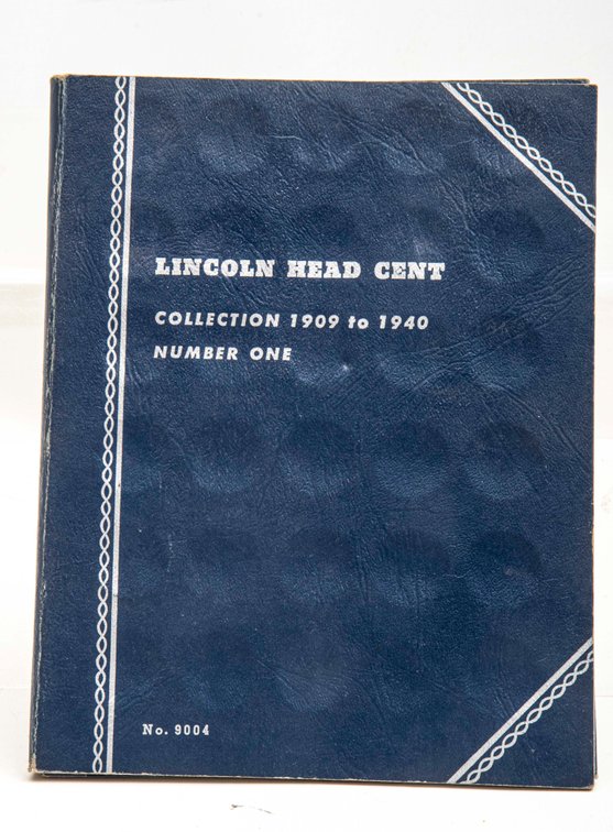 35 Lincoln Pennies in collectors book