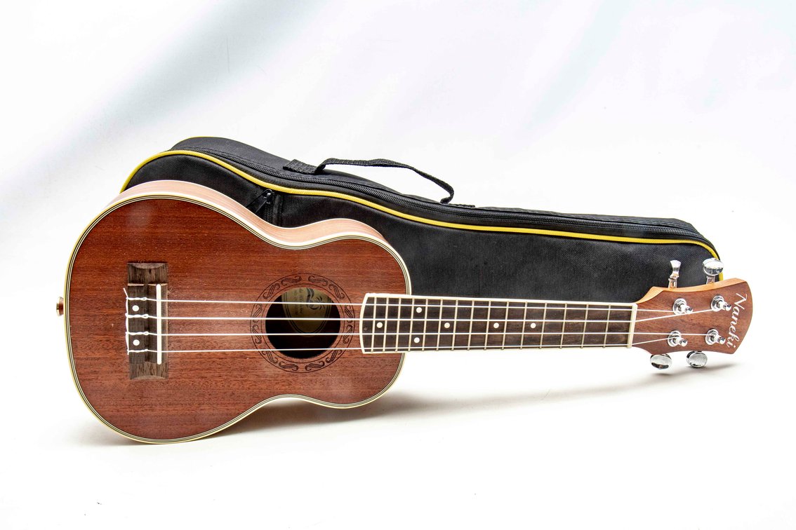 Naneki Soprano Ukulele in Case