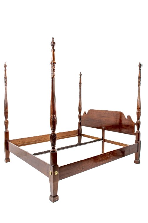 Traditional 4-Poster King Bed