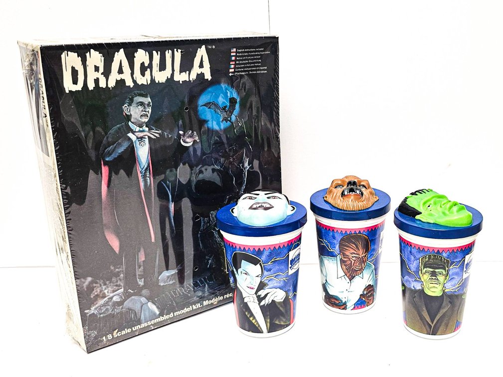 Monogram ‘Dracula’ Model Kit (Sealed) and Universal Monsters Cups with Hologram Cards
