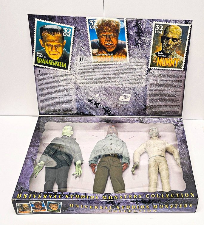 Universal Studios Monsters Collection Kenner Action Figure Set (Factory Sealed)